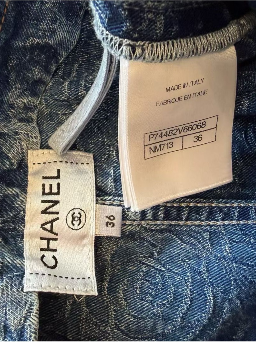 🚩steal CHANEL Light Blue Patterned Straight-Leg Jeans - Picture 3 of 7